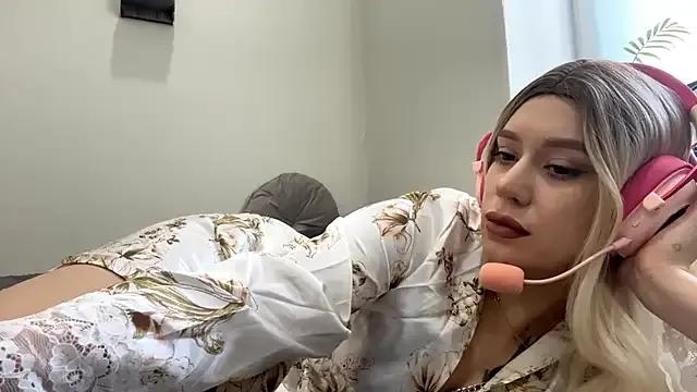 AdrianaRudin from StripChat is Freechat