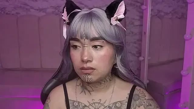 alana18_v from StripChat is Freechat