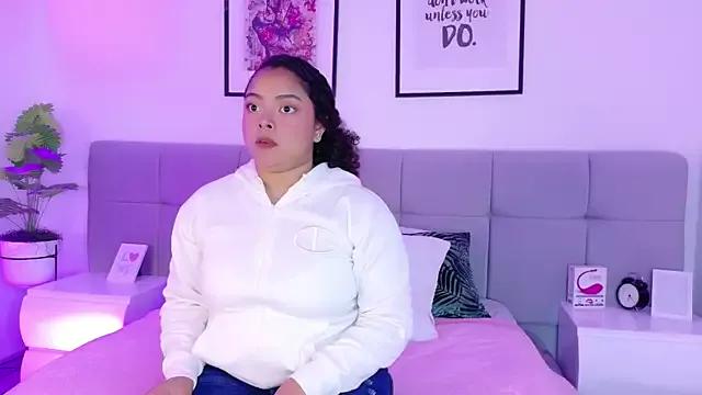 Alanaa_Gomez from StripChat