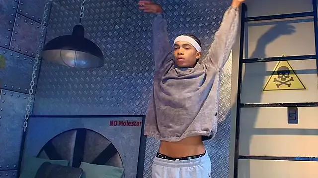 AlanCutee from StripChat