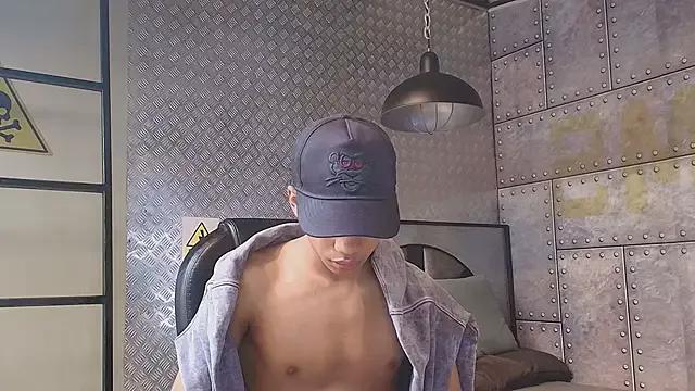 AlanCutee from StripChat