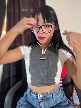 AlannaDollx from StripChat is Freechat