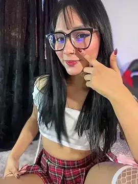 AlannaDollx from StripChat is Freechat