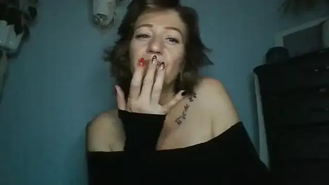 AlessandraBee from StripChat is Freechat