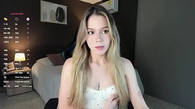 Alexandra-16 from StripChat is Freechat