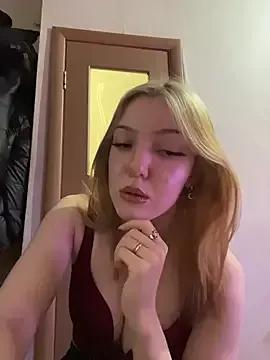 AlexandraXKitty from StripChat is Freechat