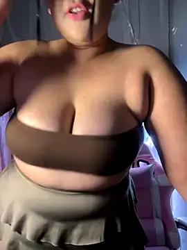 Alexxabelle from StripChat is Freechat