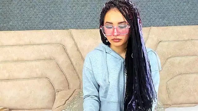 Freechat alice_foxred on StripChat