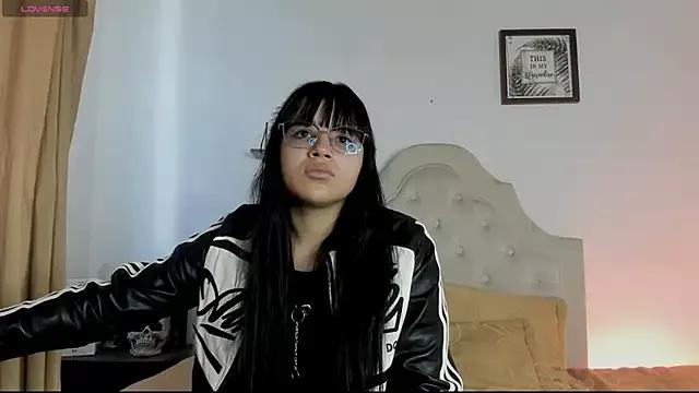 Try girls webcam shows. Sweet cute Free Performers.