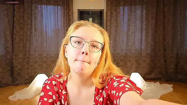 AlinaAldrete from StripChat is Freechat