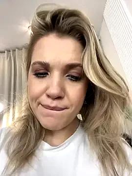 AlisaMyers from StripChat is Freechat