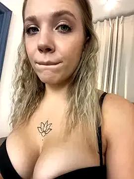 AlisaMyers from StripChat is Freechat