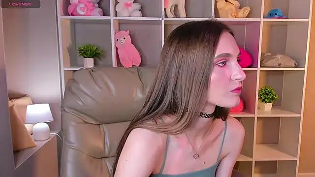 Alisha_Green from StripChat is Freechat