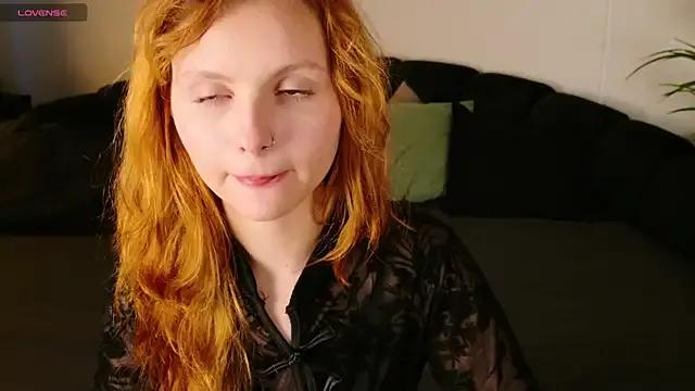 AlisHanson from StripChat is Freechat