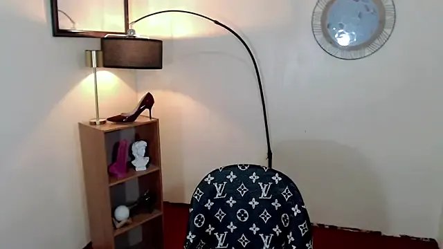 Freechat Alison_mooreX on StripChat