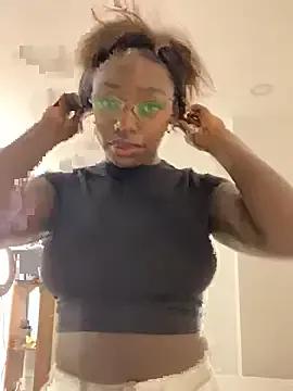 alissradiante1 from StripChat is Freechat