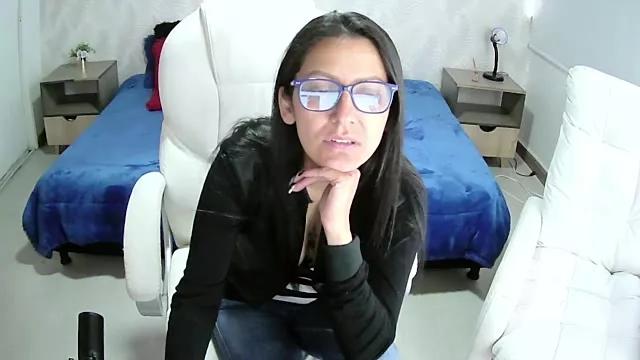 Try girls webcam shows. Sweet cute Free Performers.