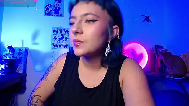 AlmaNanax from StripChat is Freechat