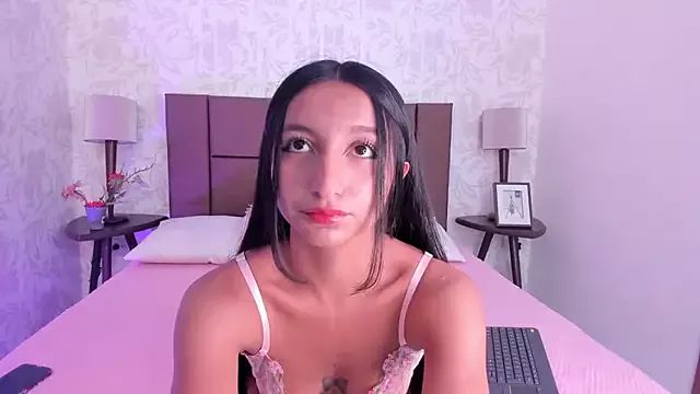 aly_golden from StripChat is Freechat