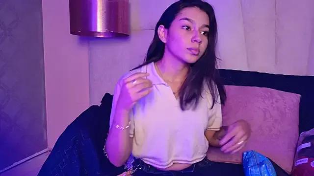 AlyssaRay from StripChat is Freechat