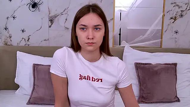 AmadaReine from StripChat is Freechat
