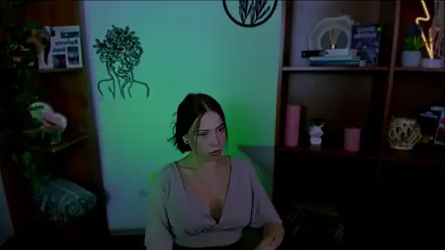 amanda-miki from StripChat is Freechat