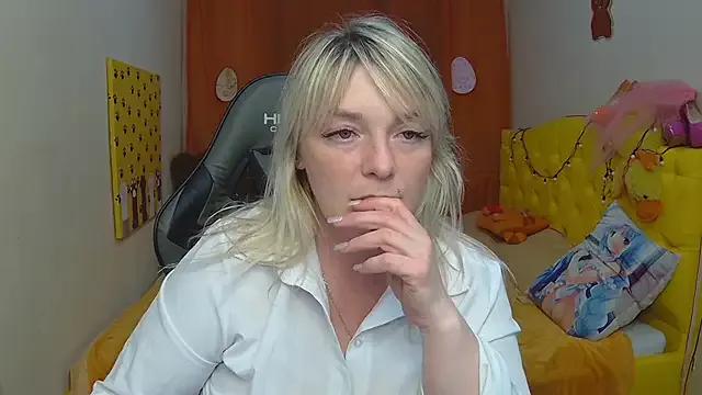 Try girls webcam shows. Sweet cute Free Performers.