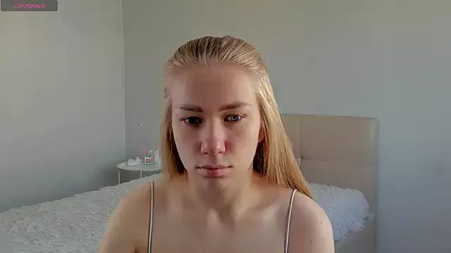 AmberArt from StripChat is Freechat