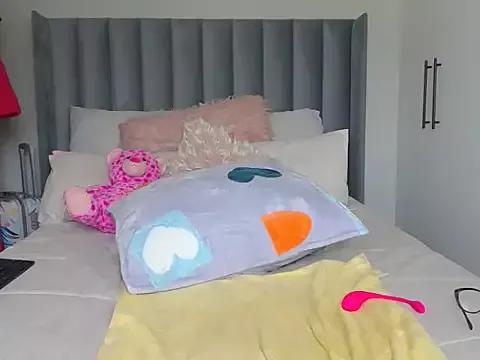 Try girls webcam shows. Sweet cute Free Performers.