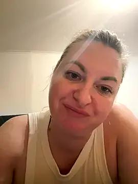 Amelia-Diamond from StripChat is Freechat