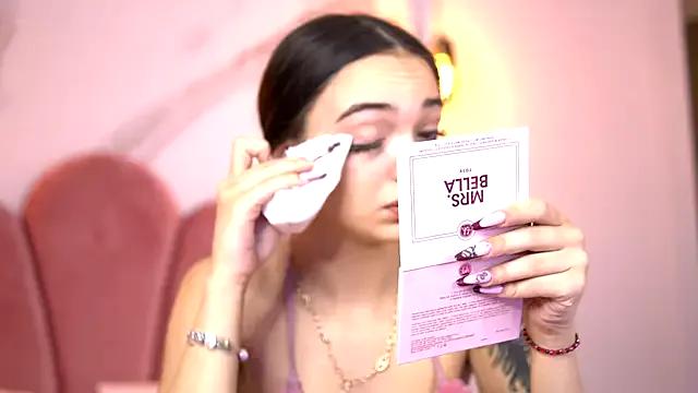 AmiraVeyl from StripChat is Freechat