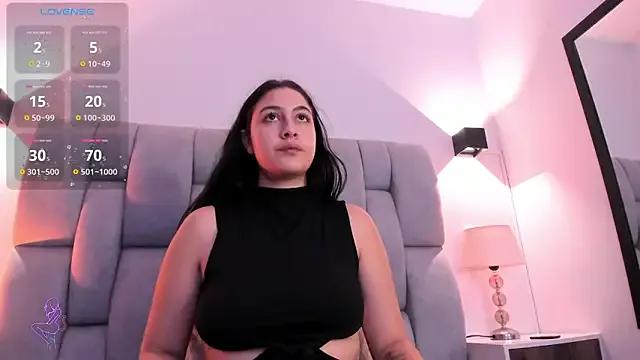 andrea_Queensel from StripChat is Freechat