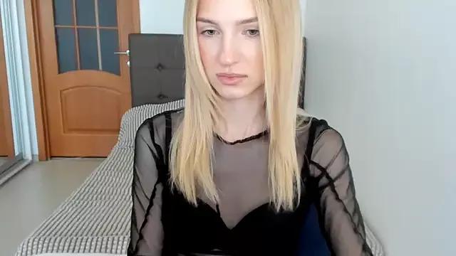 AndrianaBelle from StripChat is Freechat