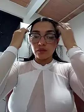 Angelie_squirt from StripChat is Freechat