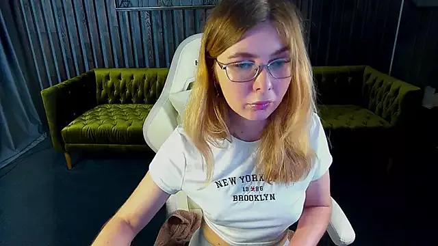Try girls webcam shows. Sweet cute Free Performers.