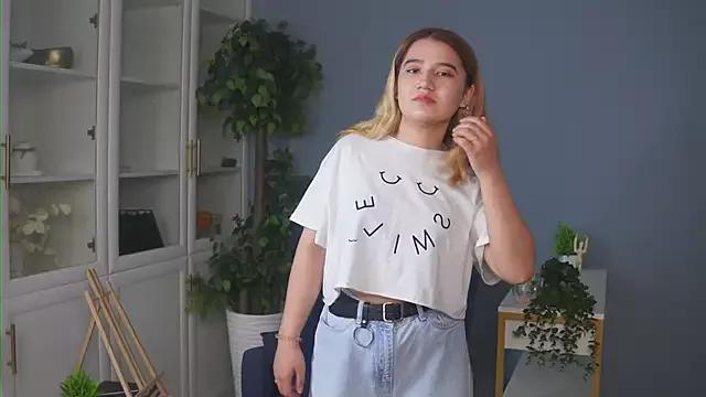 AnnisHey from StripChat is Freechat