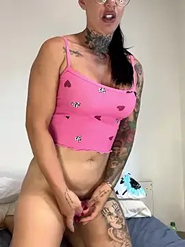 Try girls webcam shows. Sweet cute Free Performers.