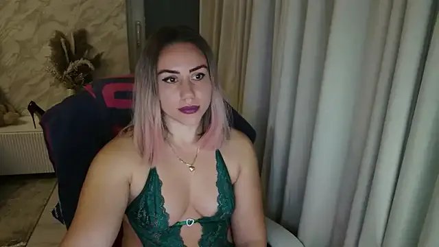 Freechat Annyfit4you on StripChat