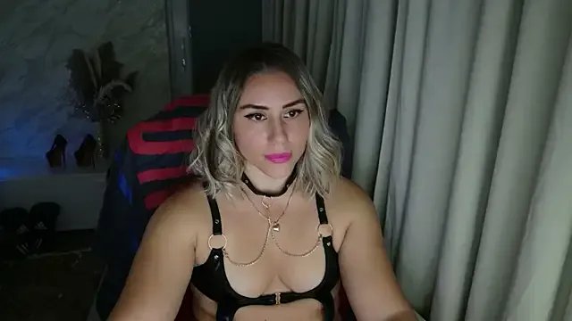 Freechat Annyfit4you on StripChat