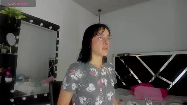Try girls webcam shows. Sweet cute Free Performers.