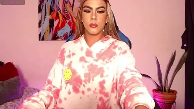 Antonella_copper from StripChat is Freechat