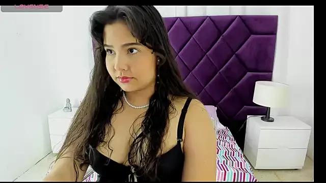 AnyaGrahann from StripChat is Freechat