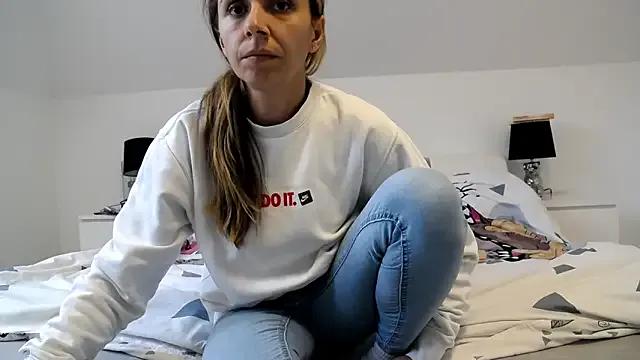 ArabianMalikah from StripChat is Freechat