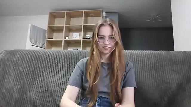 Areerailanz from StripChat is Freechat