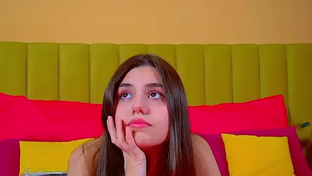 ArianaAllens from StripChat is Freechat