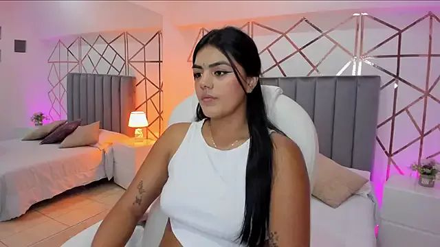 AriannaCurve from StripChat is Freechat