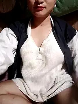 asaka-cute from StripChat is Freechat