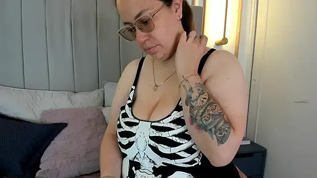 Try girls webcam shows. Sweet cute Free Performers.