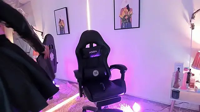 Try girls webcam shows. Sweet cute Free Performers.