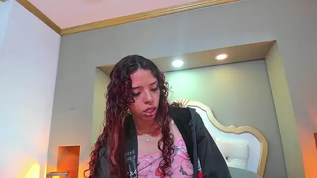 Freechat AteneaGreyy on StripChat